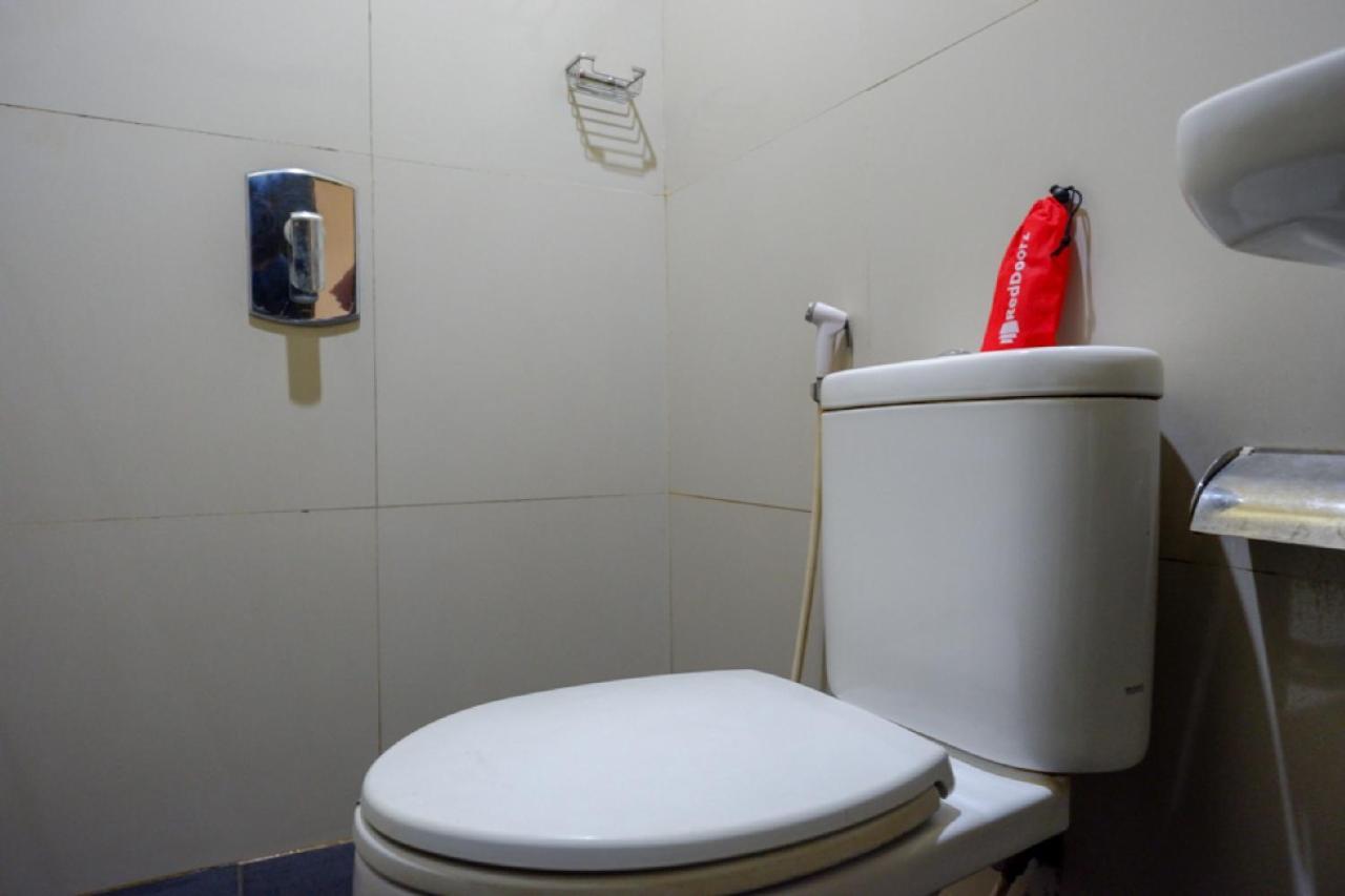 Reddoorz Near Citraland Waterpark Kendari Ξενοδοχείο Lepoleop Εξωτερικό φωτογραφία